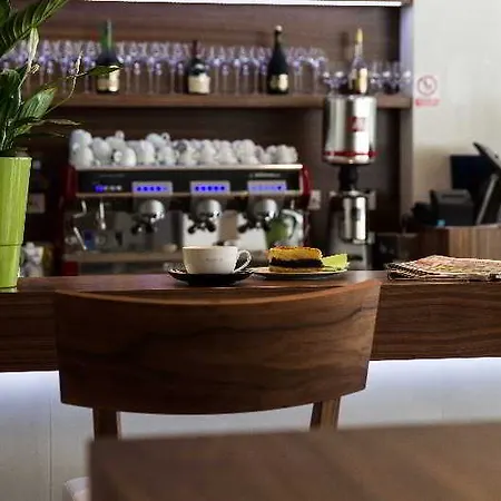 Hotel International 2*