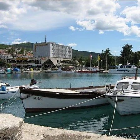 International Hotel 2*