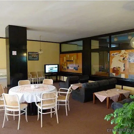 Hotel International 2*