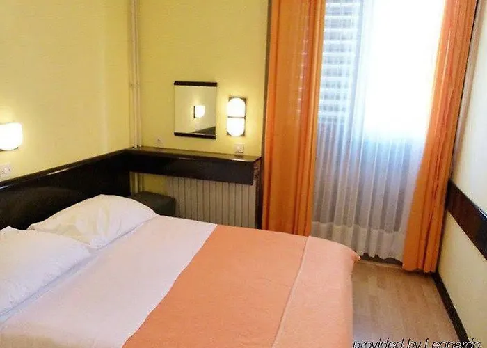 Otel International 2*