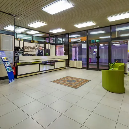 International فندق