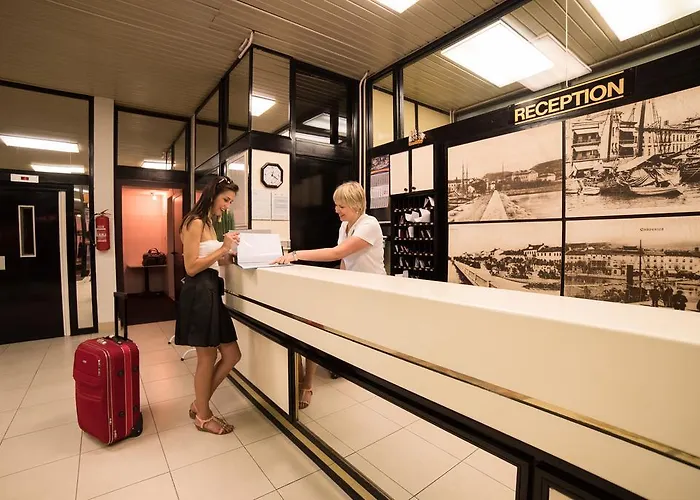 酒店 International