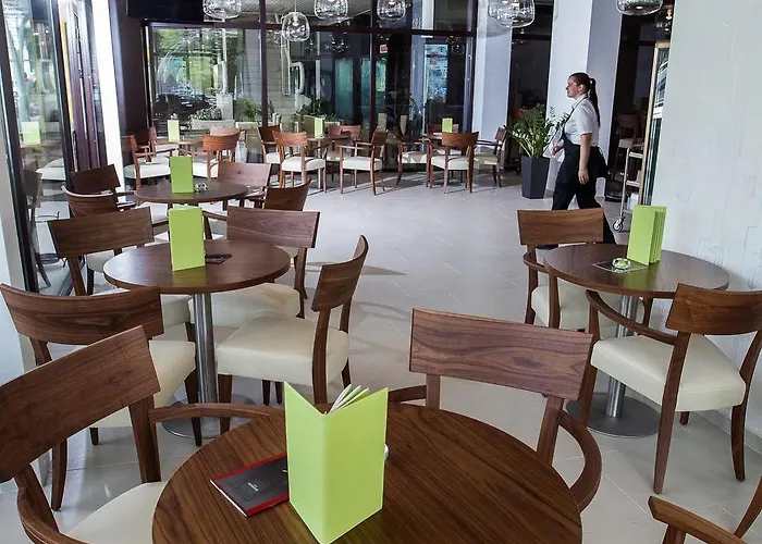 International 茨里克韦尼察